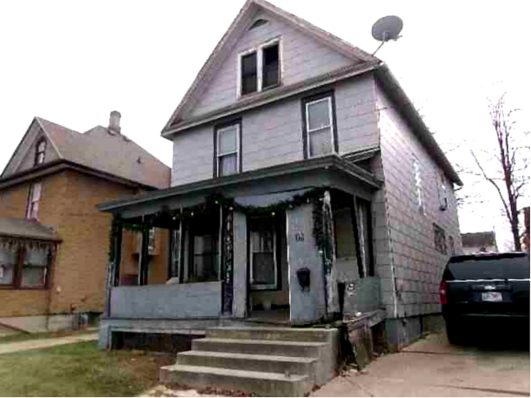 15 W Iroquois St