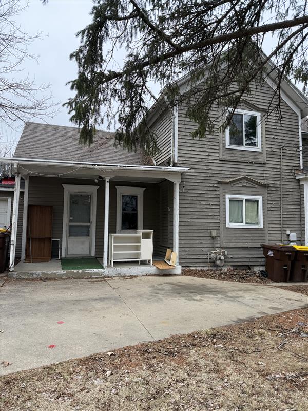 416 S Van Buren Ave; Apt B