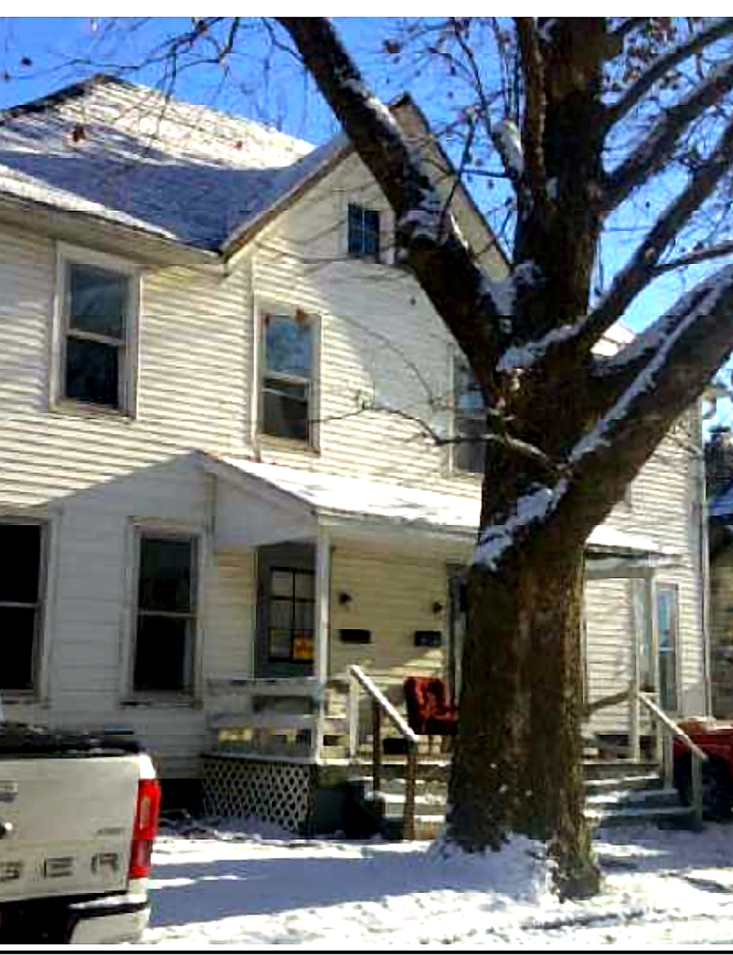311 N Chicago Ave