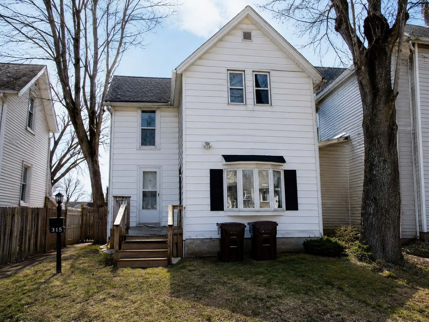 315 W Douglas St