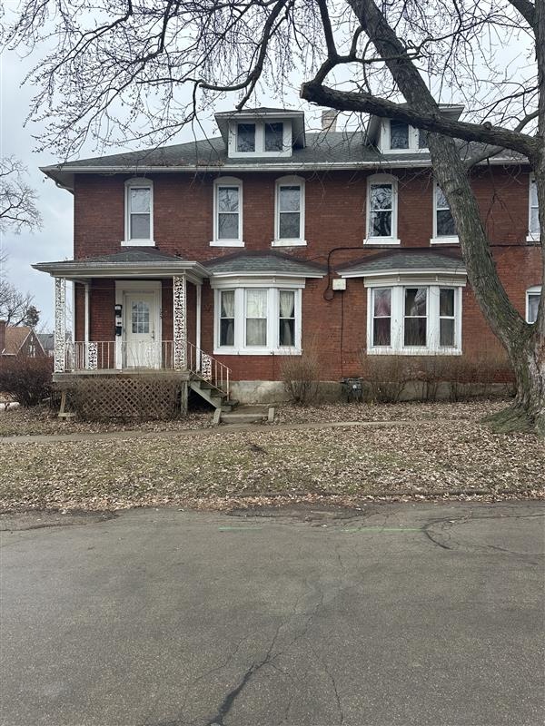 123 1/2 N Cherry Ave