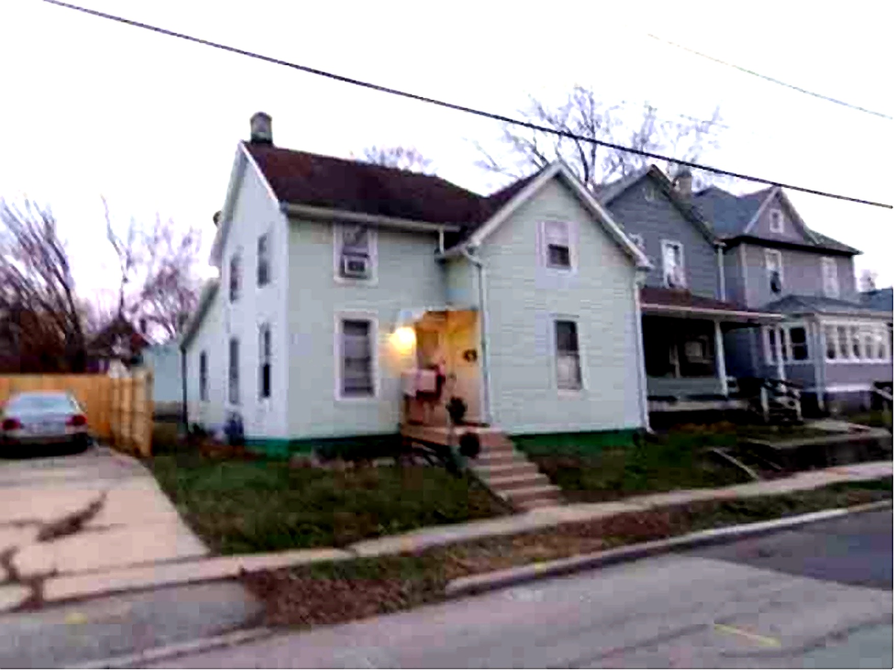 315 W Clark St
